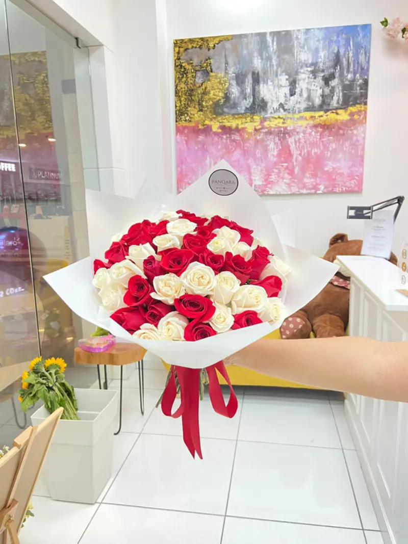 Ramo de 50 Rosas Mixtas